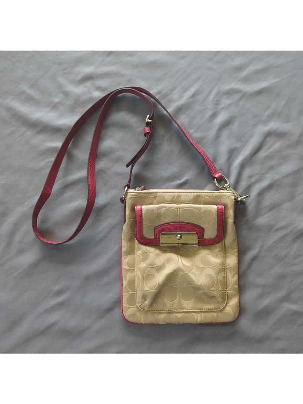 Coach Signature Crossbody Bag Khaki Pink Jacquard Swingpack Purse